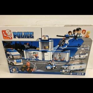 Sluban LEGO police transform with brick separator